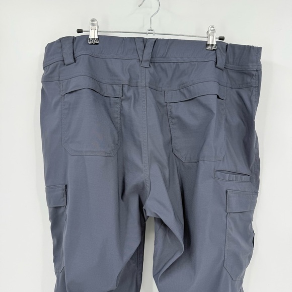 Duluth Trading Co. Women's Dry on the Fly Capris in Charcoal Gray Plus Size 18 - Picture 9 of 11